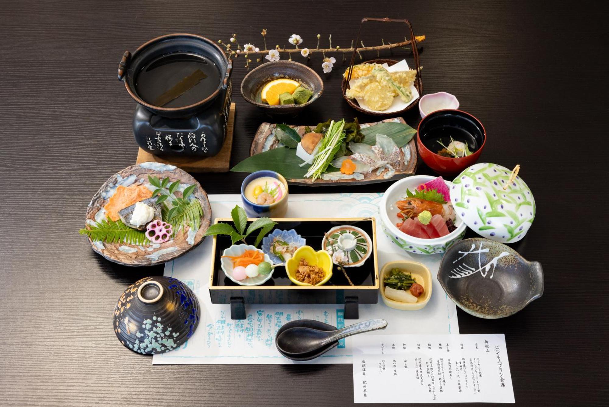 Shirahama Onsen Kisyu Hanto מראה חיצוני תמונה